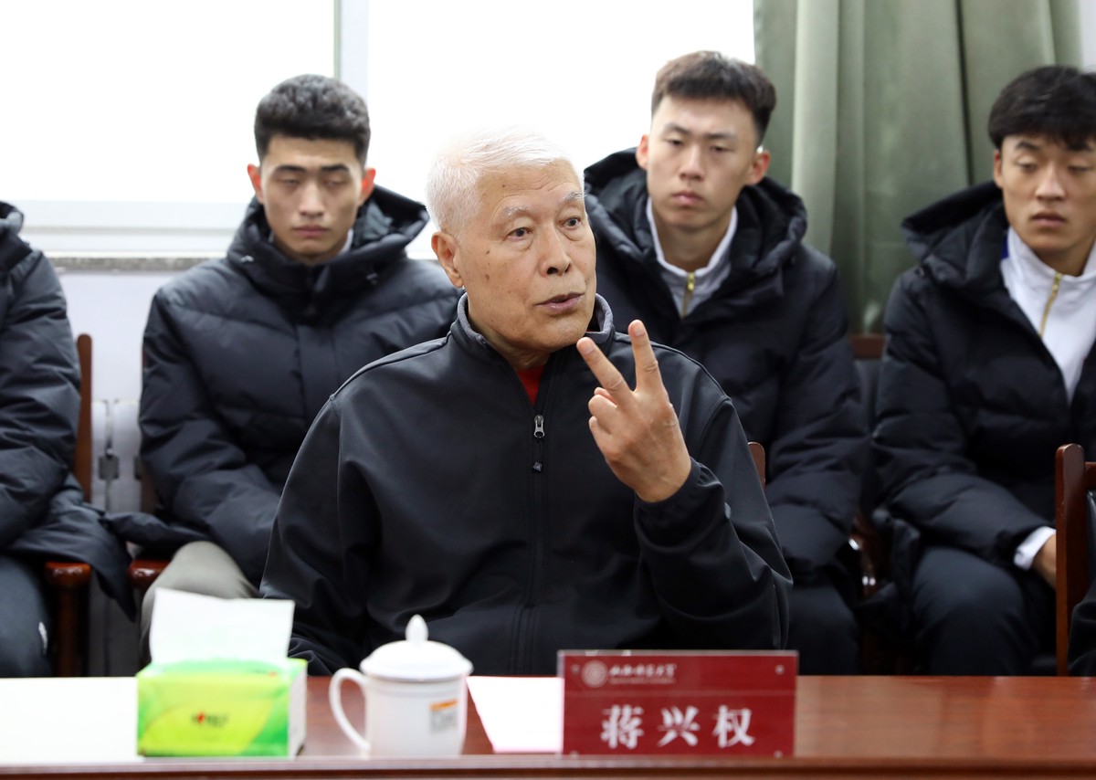 如何通过反馈分析提升篮球战术意识_1